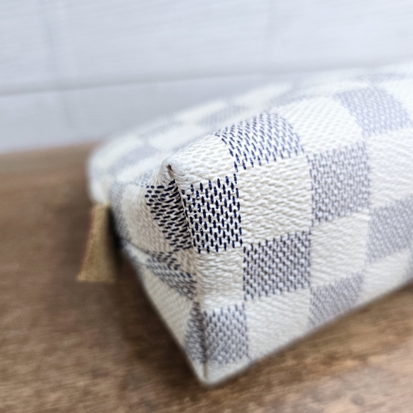 Louis Vuitton Damier Azur Cosmetic Pouch - Picture 7 of 10
